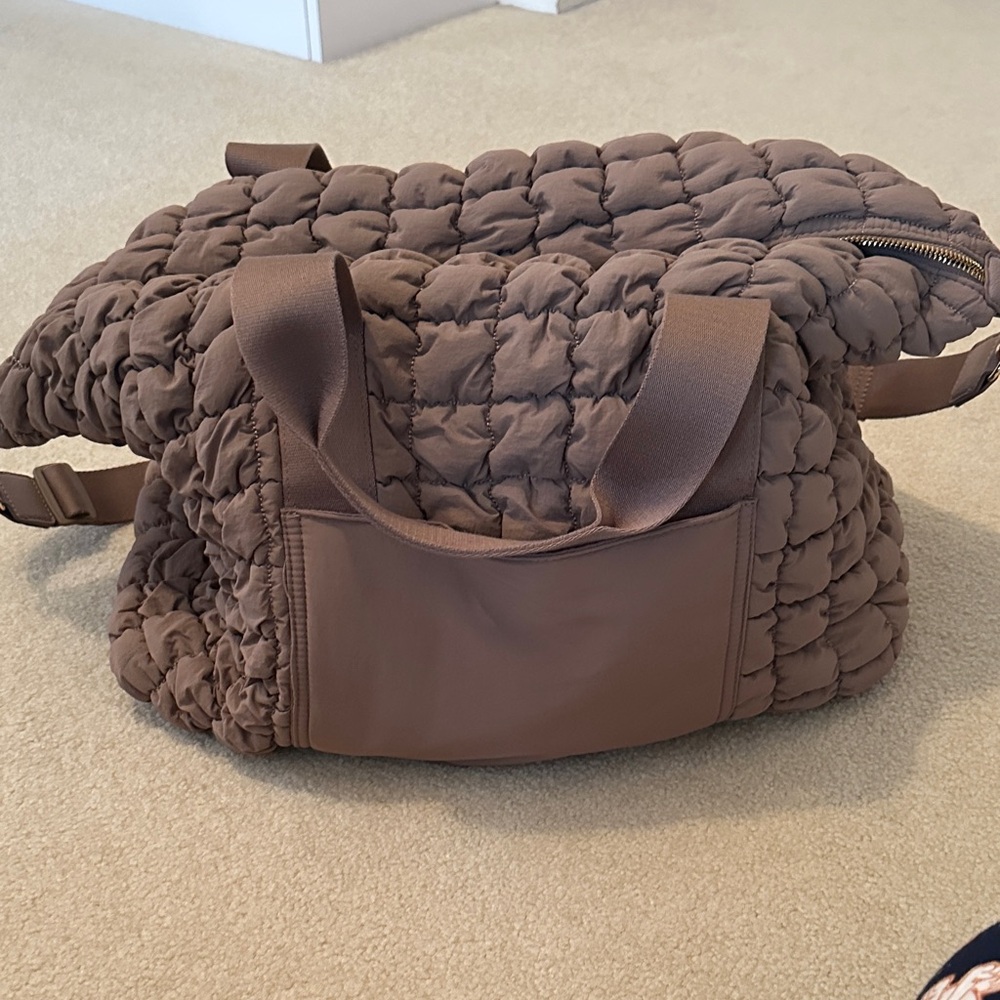 Universal Thread Foundational Weekender Bag